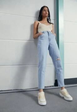 Buffalo VEGAN RSE V2 LOW - Sneaker Low - White/cream -Buffalo Verkaufsgeschäft 04f10a8f36444be387a3d36871adb84e