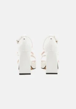 Buffalo VEGAN CHERRY NEAT - High Heel Sandalette - White -Buffalo Verkaufsgeschäft 2cbbf2e24eae4c759490630354dc476b