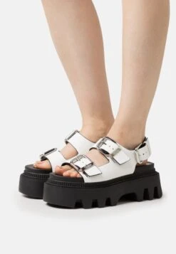 Buffalo FLORA ON - Plateausandalette - White