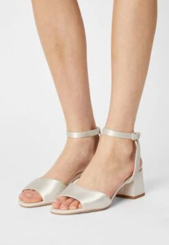 Buffalo BEATE - Riemensandalette - Ivory