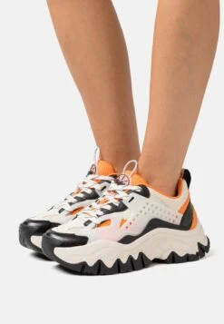 Buffalo TRAIL - Sneaker Low - Cream/orange/ Black