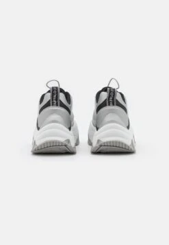 Buffalo TRAIL ONE - Sneaker Low - Silver/black -Buffalo Verkaufsgeschäft 8739cabd600a498095dc7445bc42bf60