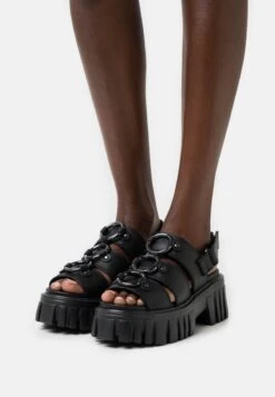 Buffalo VEGAN LION PIERCE - Plateausandalette - Black