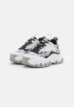 Buffalo TRAIL ONE - Sneaker Low - Silver/black -Buffalo Verkaufsgeschäft d0357ef2091b4c9ba5800aa5b369fd31