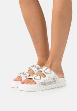 Buffalo Verkaufsgeschäft 14 Buffalo EVE HEART - Pantolette Hoch - Offwhite