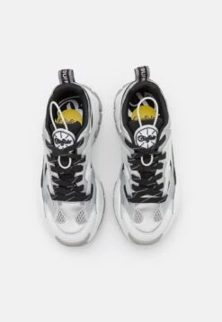 Buffalo TRAIL ONE - Sneaker Low - Silver/black -Buffalo Verkaufsgeschäft f5946b1ef7fa4f2f8559a7b99b931868