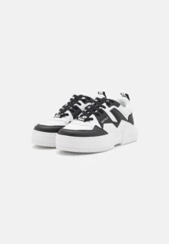 Buffalo VEGAN RSE V2 LOW - Sneaker Low - Black/white -Buffalo Verkaufsgeschäft f802f4cc2bf2481082f043445486df50